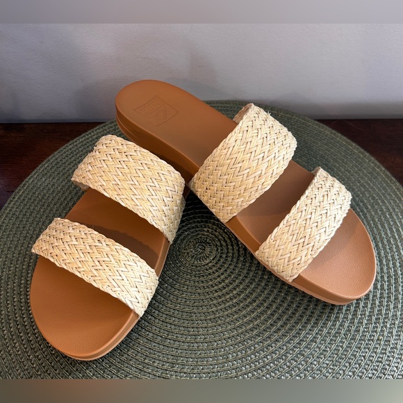 Reef Shoes - New Reef Women's Cushion Vista Braid Sandals color is VINTAGE Womens size 9 NWOT